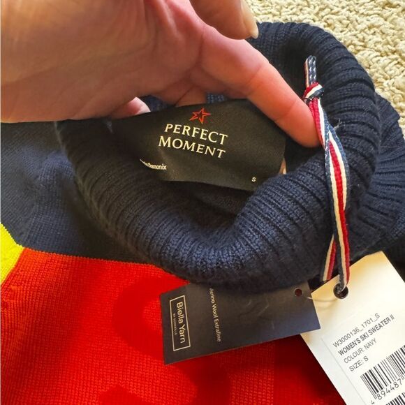 Perfect Moment Ski Merino Wool Sweater Mock Neck Base Layer Small NWT - Picture 5 of 5